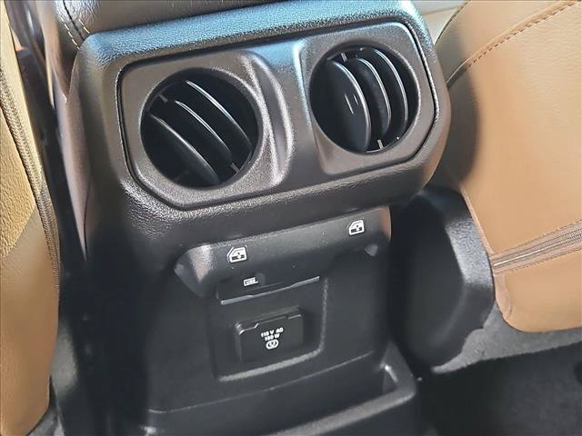 Used 2021 Jeep Wrangler Unlimited Sahara w/ Cold Weather Group AWD/4WD image 23