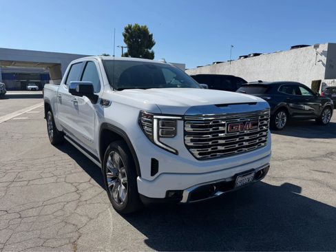 Used 2024 GMC Sierra 1500 Denali w/ Denali Reserve Package AWD/4WD image 2