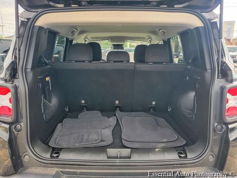Used 2020 Jeep Renegade Altitude FWD image 20