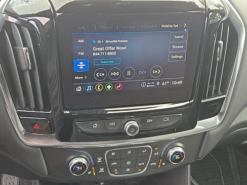 Certified 2023 Chevrolet Traverse LT w/ Rear Camera Mirror Package image 14