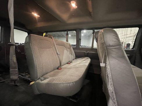 Used 2017 Chevrolet Express 3500 LT w/ LT Preferred Equipment Group image 17