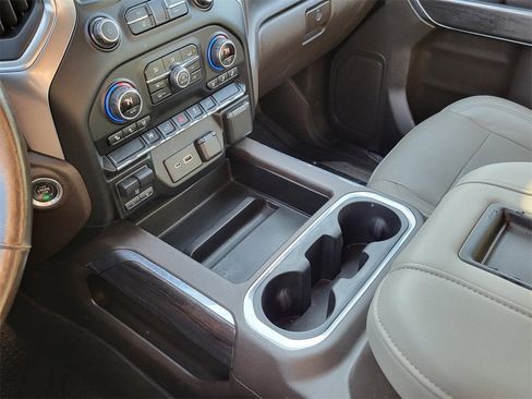 Used 2020 Chevrolet Silverado 2500 LTZ w/ LTZ Convenience Package image 28