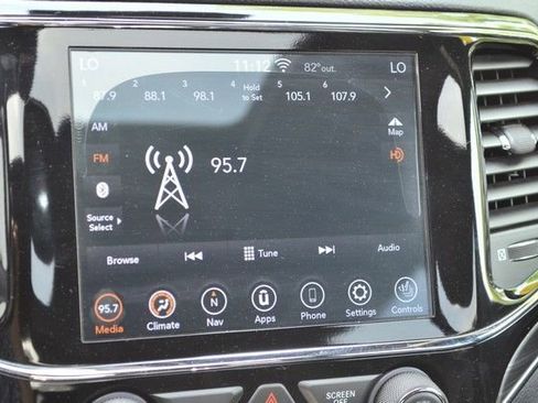 Used 2020 Jeep Grand Cherokee Limited w/ Premium Lighting Group AWD/4WD image 32