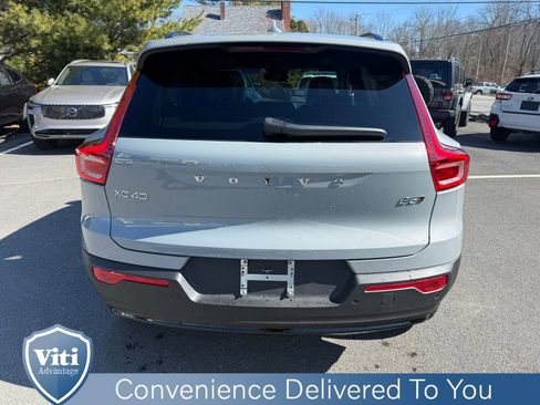 New 2026 Volvo XC40 B5 Core w/ Climate Package AWD/4WD image 7