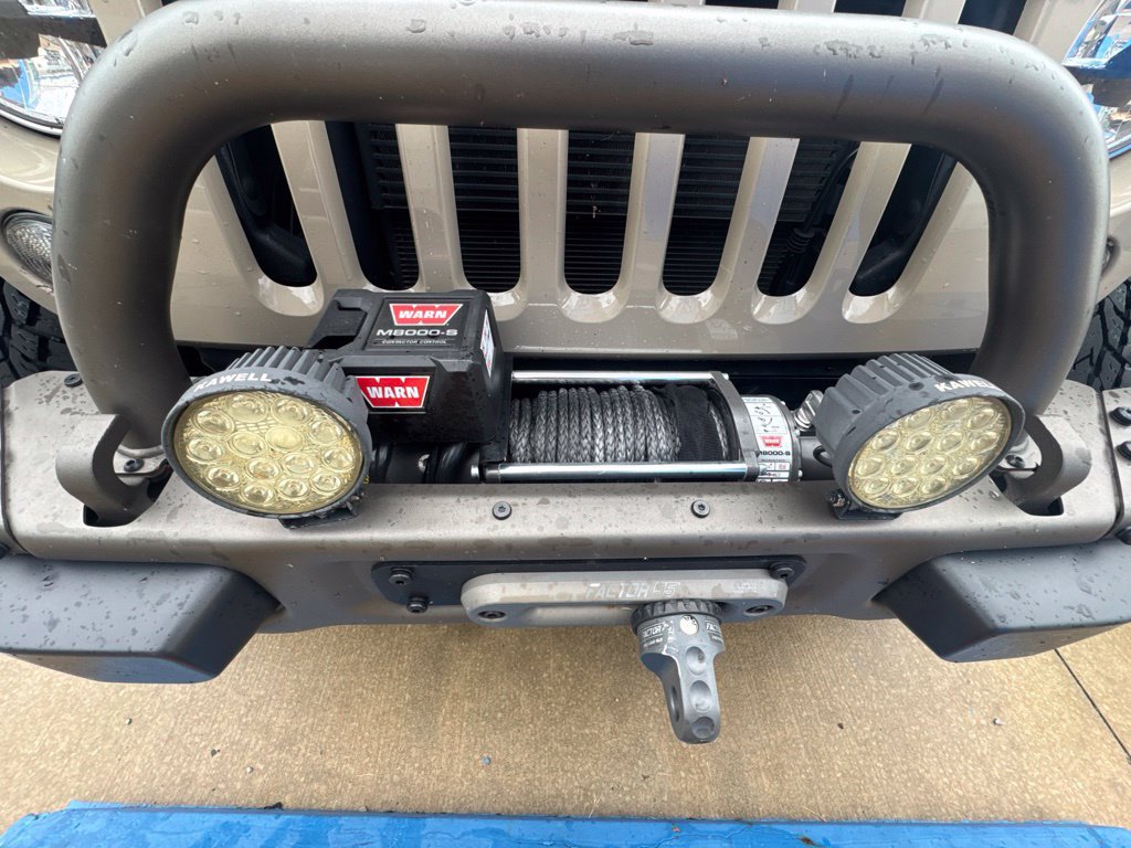 Used 2016 Jeep Wrangler Unlimited Rubicon w/ Connectivity Group AWD/4WD image 11