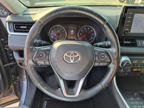Used 2019 Toyota RAV4 XLE Premium w/ Cold Weather Package AWD/4WD image 17