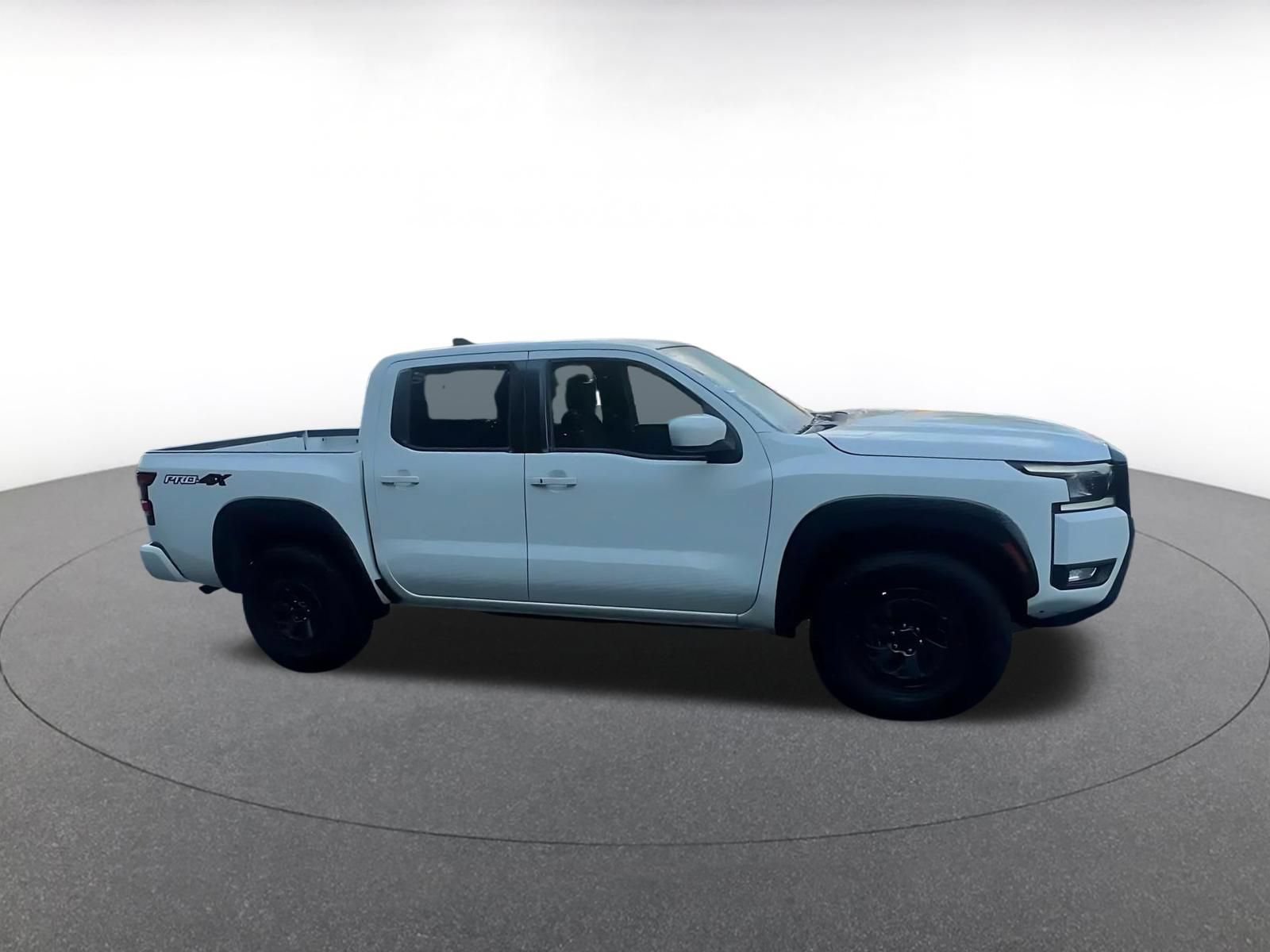 Used 2026 Nissan Frontier PRO-4X AWD/4WD image 2