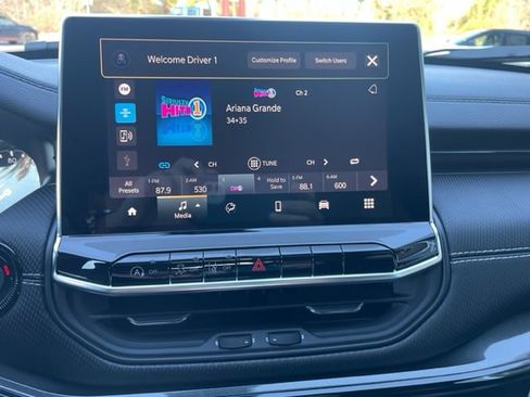 New 2024 Jeep Compass Latitude w/ Convenience Group image 18