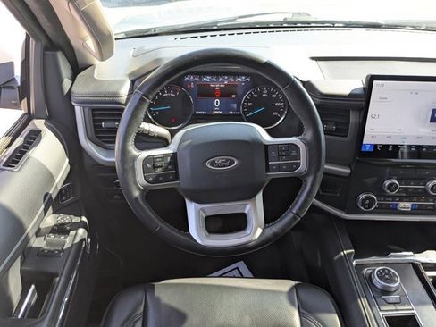 Certified 2022 Ford Expedition XLT image 18