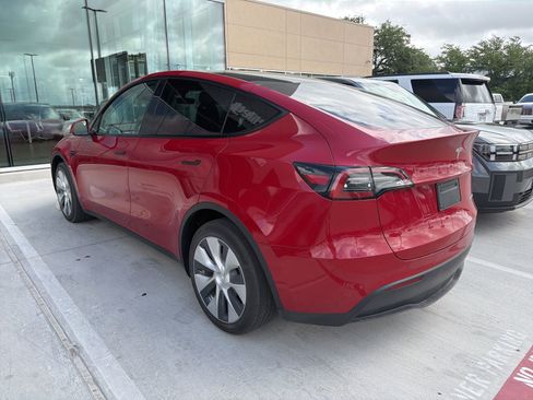 Used 2021 Tesla Model Y Long Range image 6