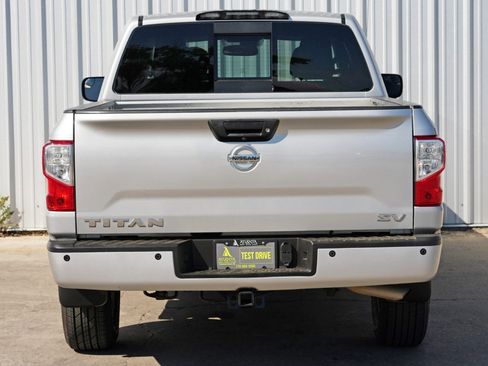 Used 2018 Nissan Titan SV w/ SV Convenience Package image 37