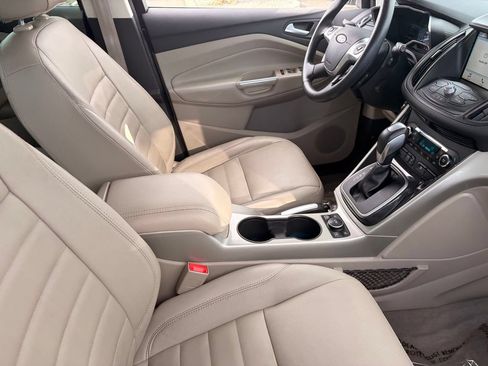 Used 2016 Ford C-MAX Energi SEL FWD image 12