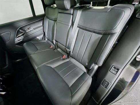 Used 2025 Land Rover Range Rover Long Wheelbase SE image 26