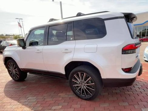 Used 2025 Lexus GX 550 w/ Accessory Package (2T) AWD/4WD image 7
