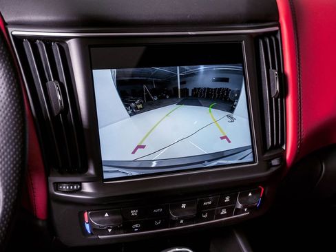 Certified 2022 Maserati Levante Modena image 23