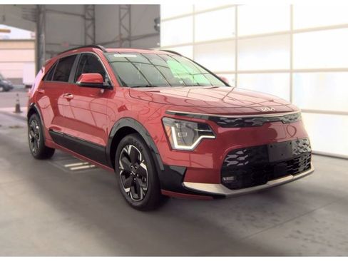 Used 2023 Kia Niro Wave w/ Wave Preserve Package FWD image 4