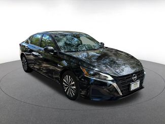 Used 2025 Nissan Altima 2.5 SV FWD video 2