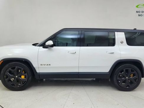 Used 2025 Rivian R1S Premium AWD/4WD image 10