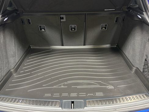 Certified 2025 Porsche Macan image 13