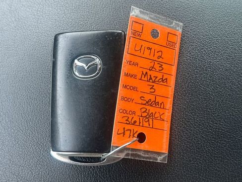 Used 2023 MAZDA MAZDA3 s image 34