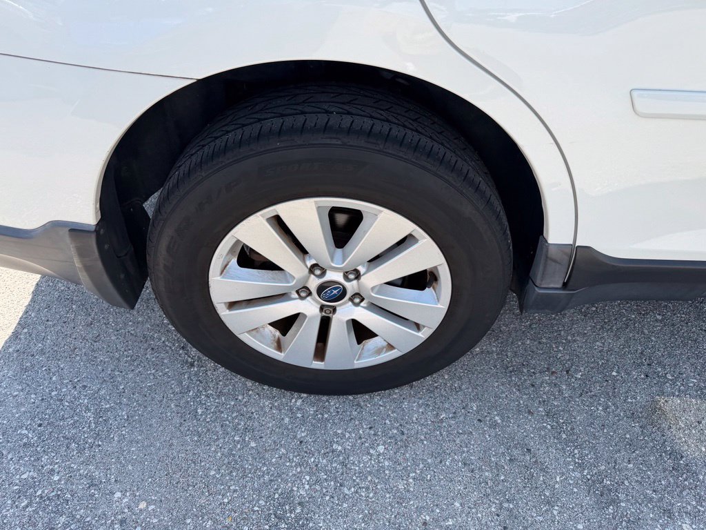 Used 2015 Subaru Outback 2.5i Premium AWD/4WD image 5