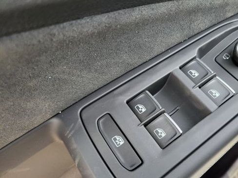 New 2026 Volkswagen Golf SE FWD image 18