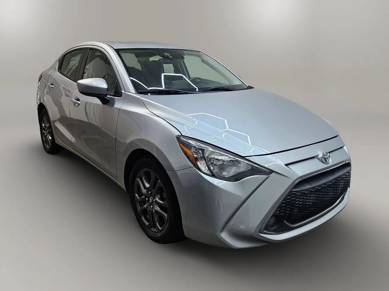 Used 2019 Toyota Yaris LE FWD image 1