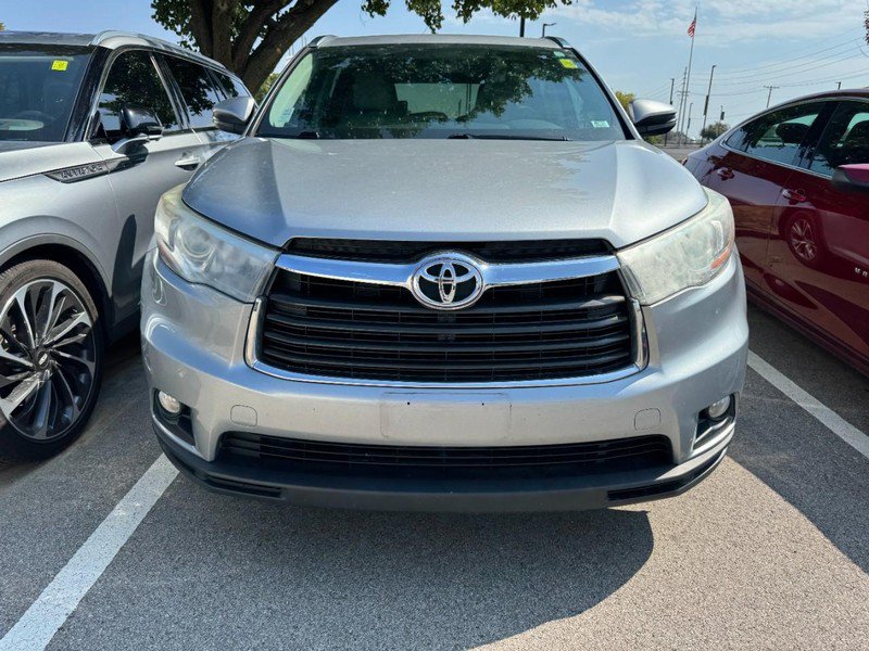 Used 2015 Toyota Highlander XLE AWD/4WD image 2