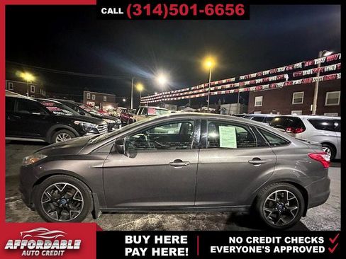 Used 2012 Ford Focus SE image 2