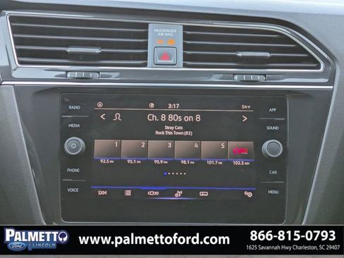 Used 2022 Volkswagen Tiguan SE R-Line image 19