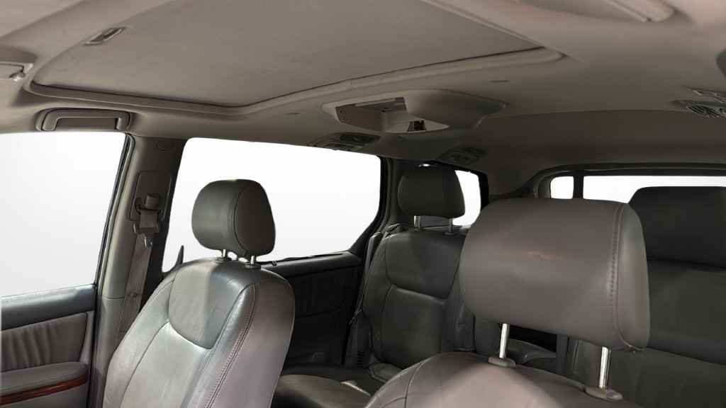 Used 2004 Toyota Sienna XLE w/ XLE Pkg 14 FWD image 26