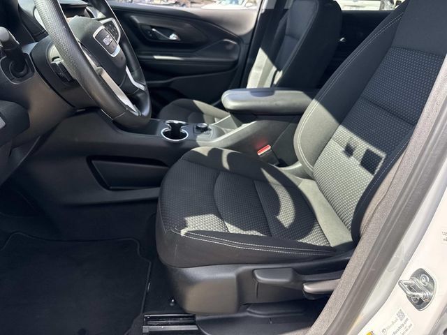 Used 2024 GMC Terrain SLE AWD/4WD image 17