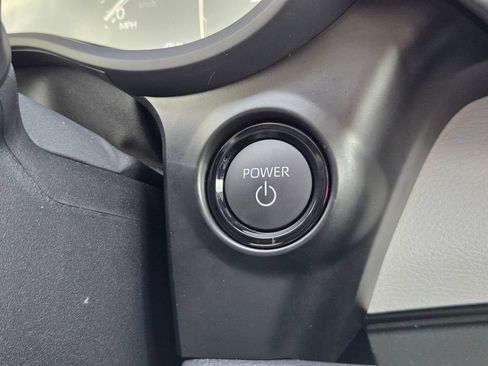 Used 2026 Toyota Sienna XLE FWD image 20