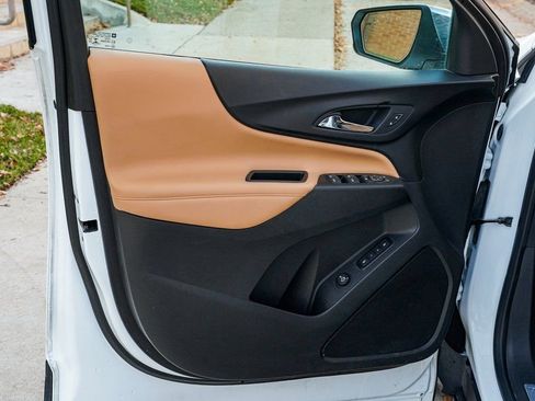 Used 2020 Chevrolet Equinox Premier image 9