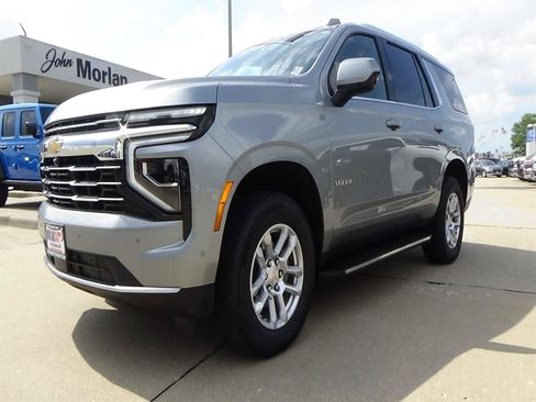 Used 2025 Chevrolet Tahoe LT AWD/4WD image 2