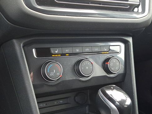 Certified 2022 Volkswagen Tiguan S image 15