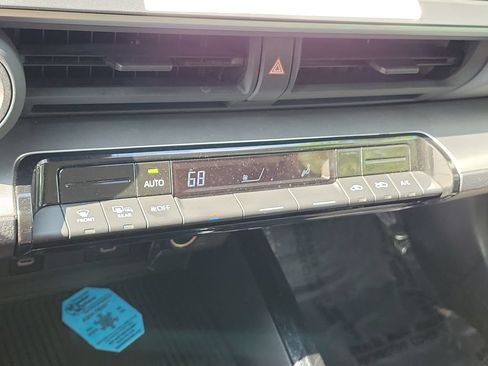 Used 2024 Toyota Prius LE FWD image 30
