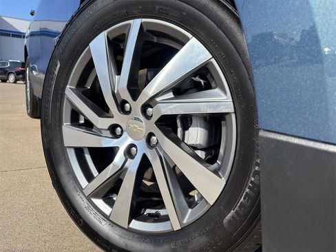 Certified 2024 Chevrolet Equinox LT w/ LPO, Floor Liner Package image 8