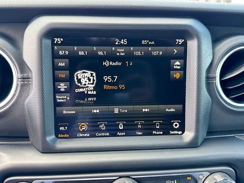 Used 2023 Jeep Wrangler Unlimited Sahara w/ Cold Weather Group image 16