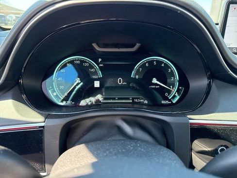 Used 2025 Genesis GV70 2.5T Sport Prestige w/ Sport Prestige Package image 10