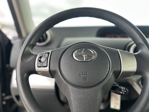 Used 2012 Scion xB FWD image 27