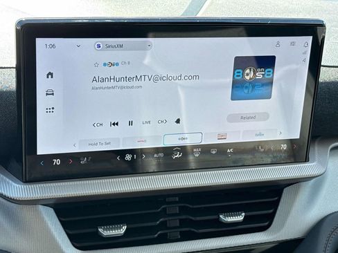 Used 2025 Ford Explorer Active w/ Active Comfort Package image 19