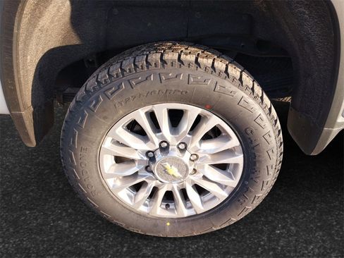 Used 2023 Chevrolet Silverado 2500 High Country image 12