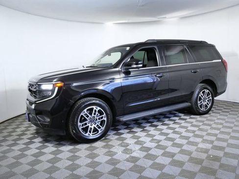 Certified 2025 Ford Expedition Active image 5