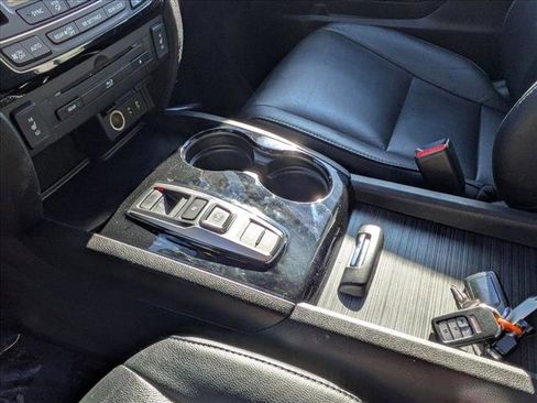 Used 2017 Honda Pilot Touring image 17