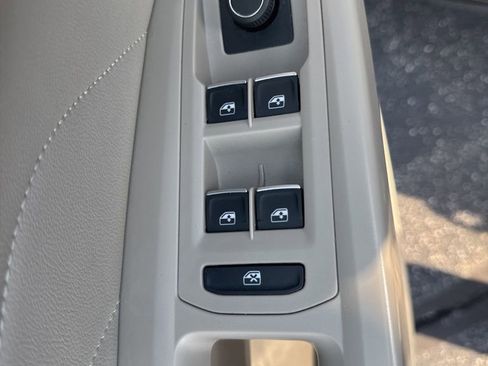 Used 2023 Volkswagen Atlas SE AWD/4WD image 38