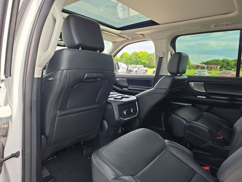 Used 2025 Ford Expedition Max Platinum w/ Driver's Package AWD/4WD image 28