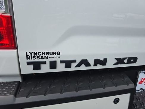 Used 2019 Nissan Titan SV w/ SV Convenience Package AWD/4WD image 10