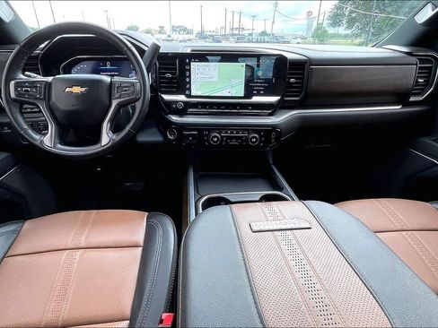 Used 2025 Chevrolet Silverado 2500 High Country w/ High Country Premium Package AWD/4WD image 7