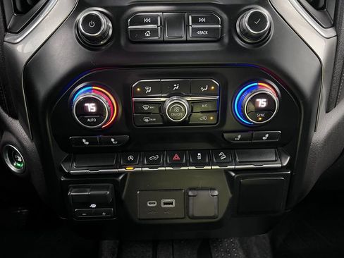 Used 2019 Chevrolet Silverado 1500 RST AWD/4WD image 14